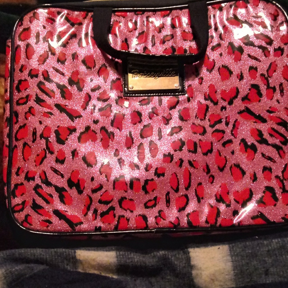 Betsyville laptop carry case